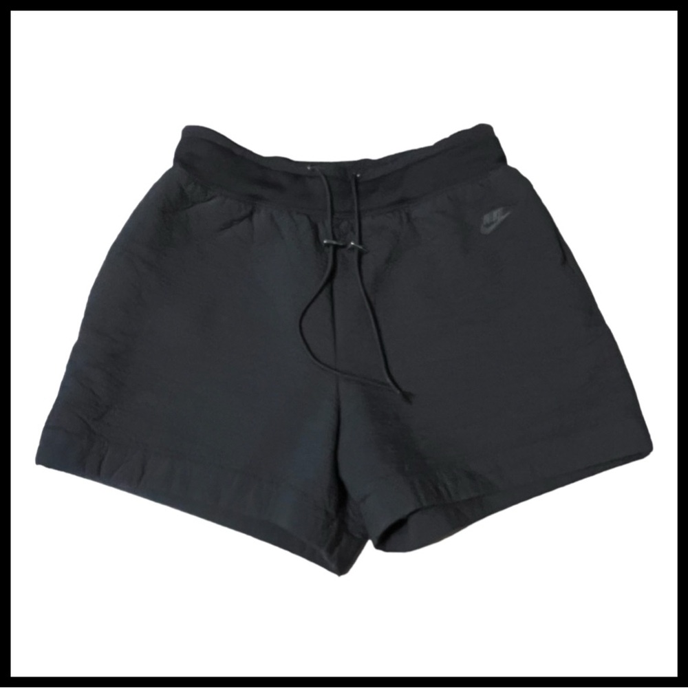 NIKE Athletic Shorts